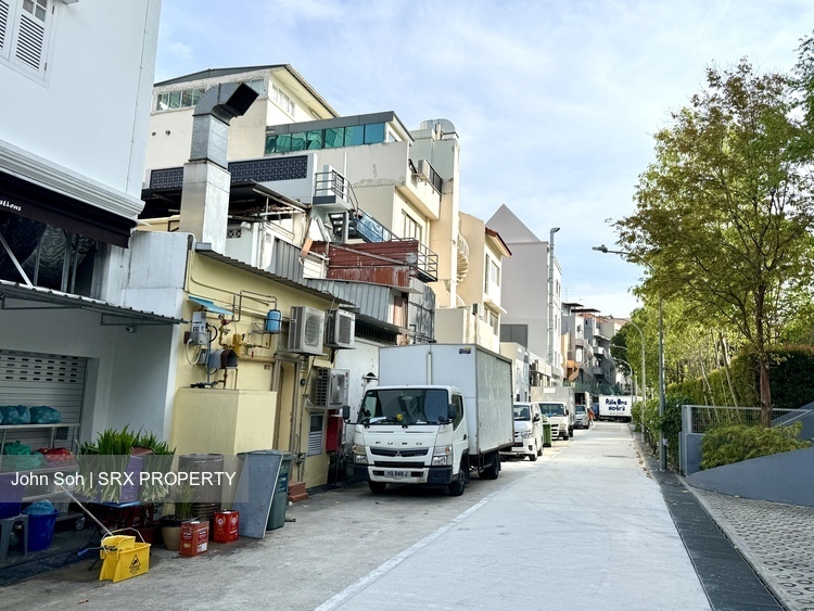 Jalan Besar (D8), Retail #543177201
